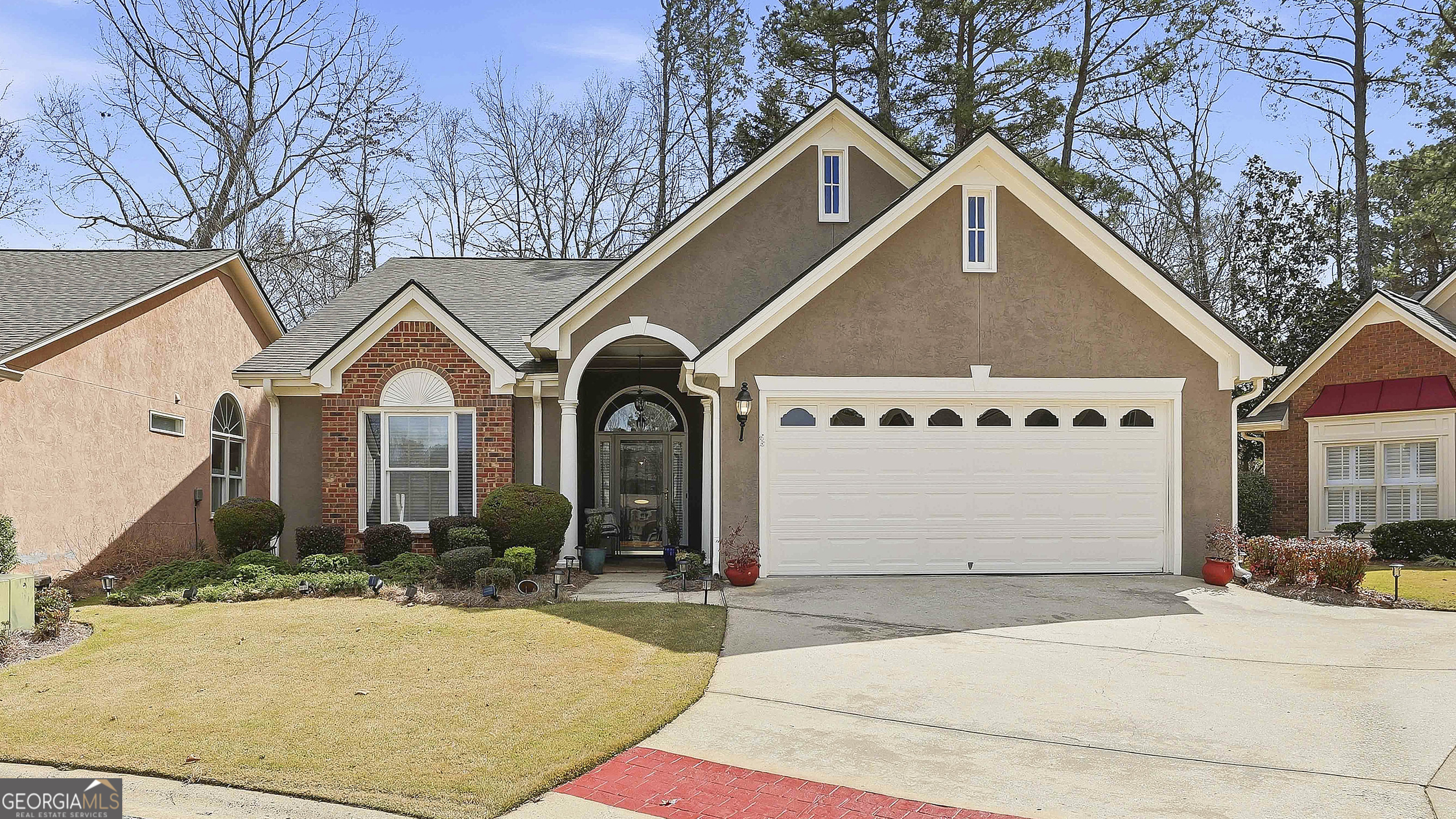 207 Masters Drive S Property Photo 2