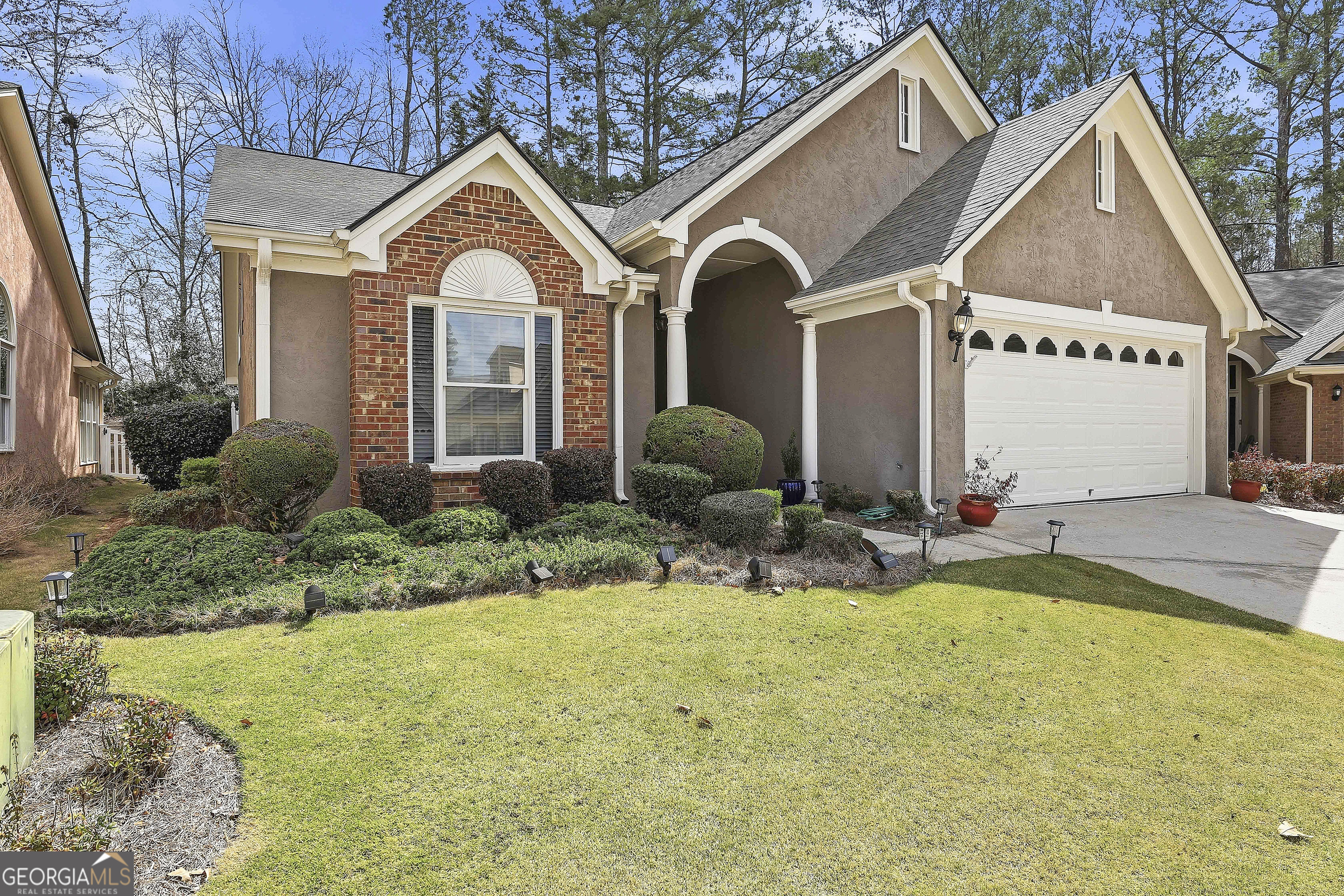 207 Masters Drive S Property Photo 4