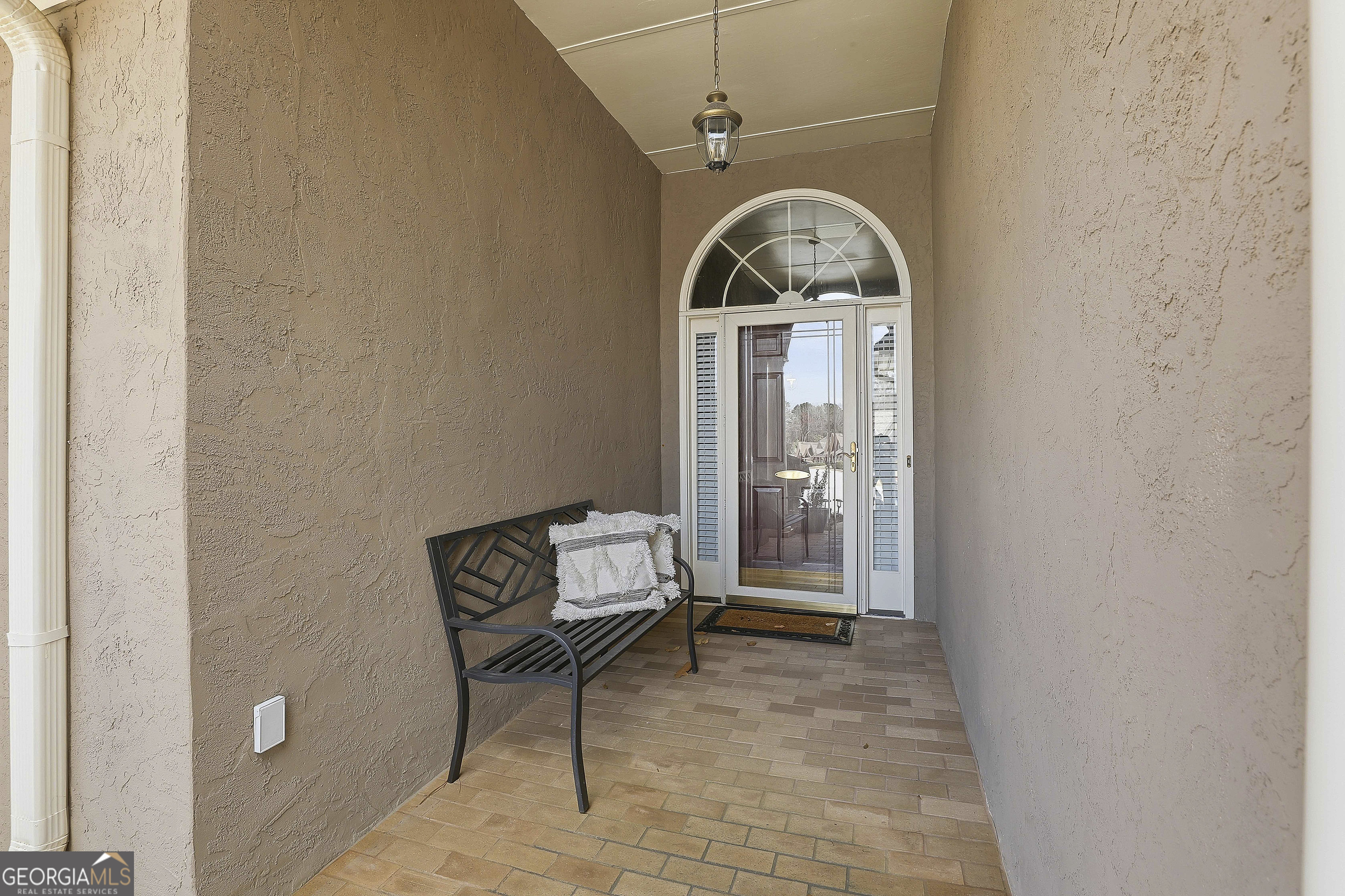 207 Masters Drive S Property Photo 6