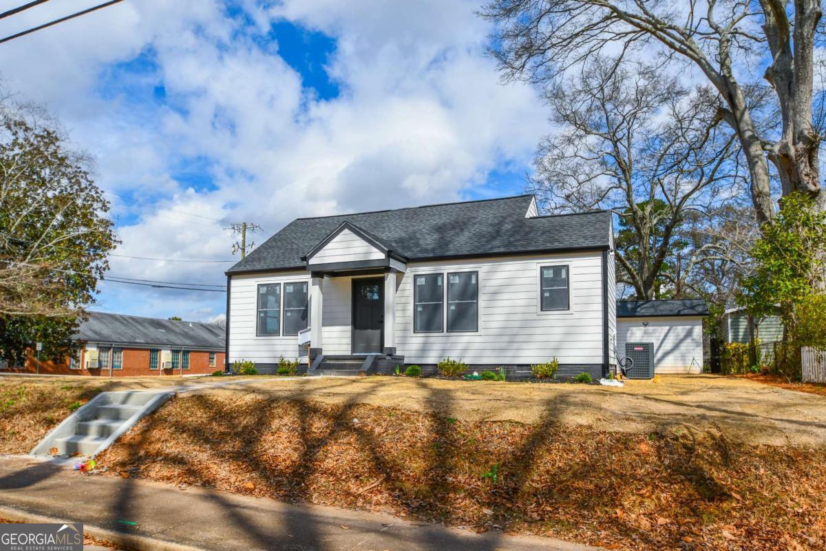 651 North Avenue Property Photo 1
