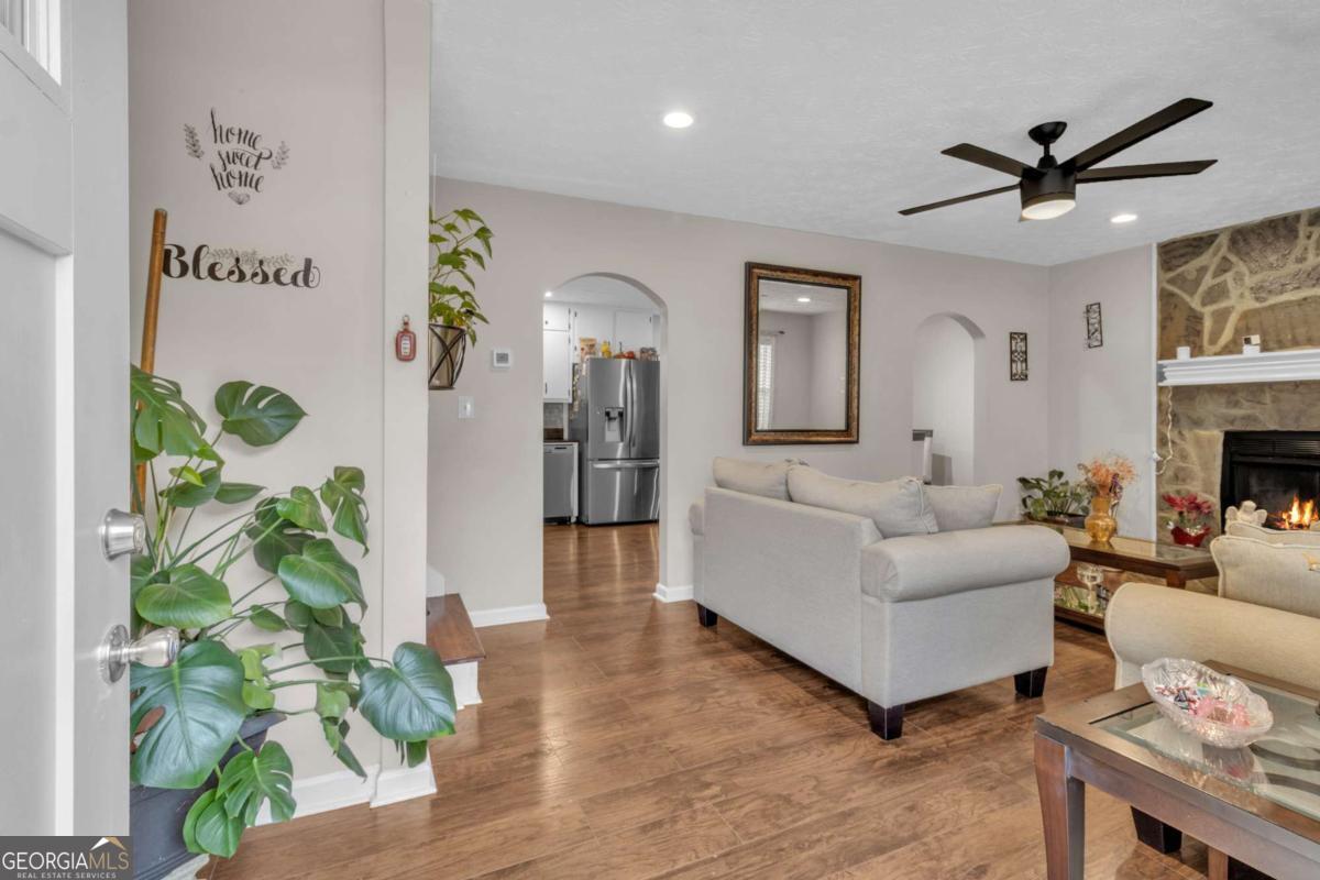 3123 Booths Court Property Photo 6