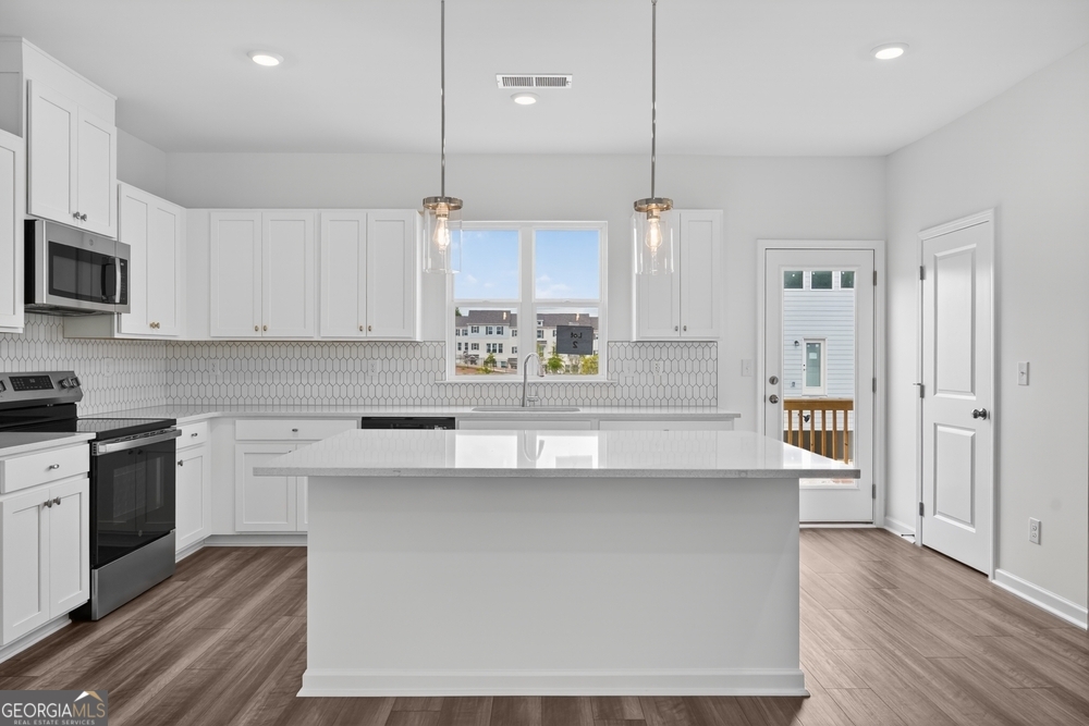 104 Epperly Way Property Photo 4