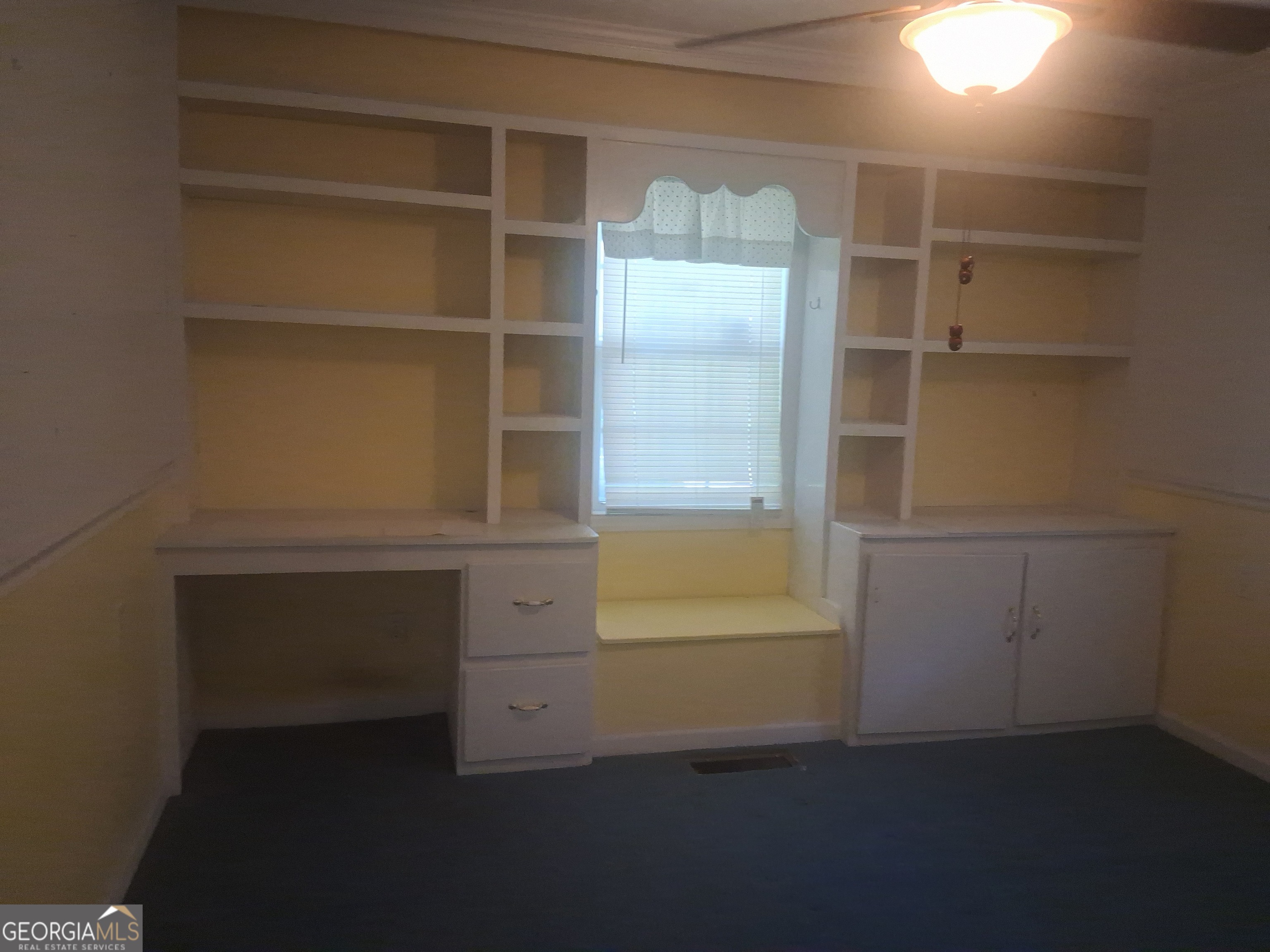 5533 Russell Avenue Property Photo 8
