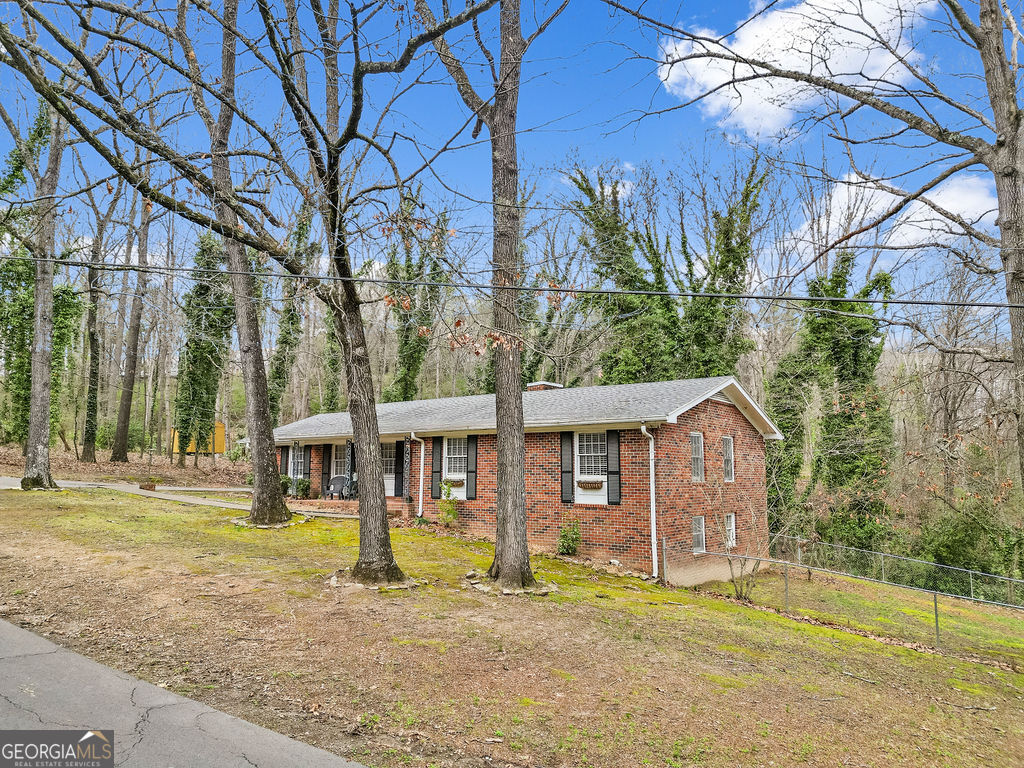 206 Hammond Drive Property Photo 4