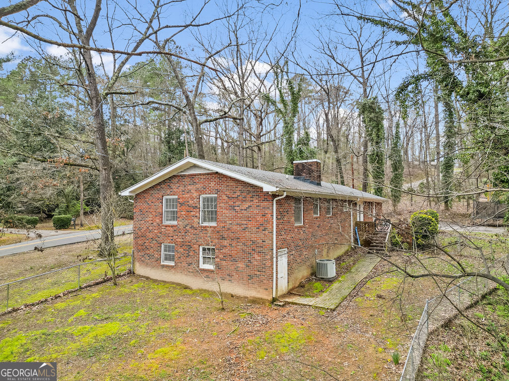 206 Hammond Drive Property Photo 5