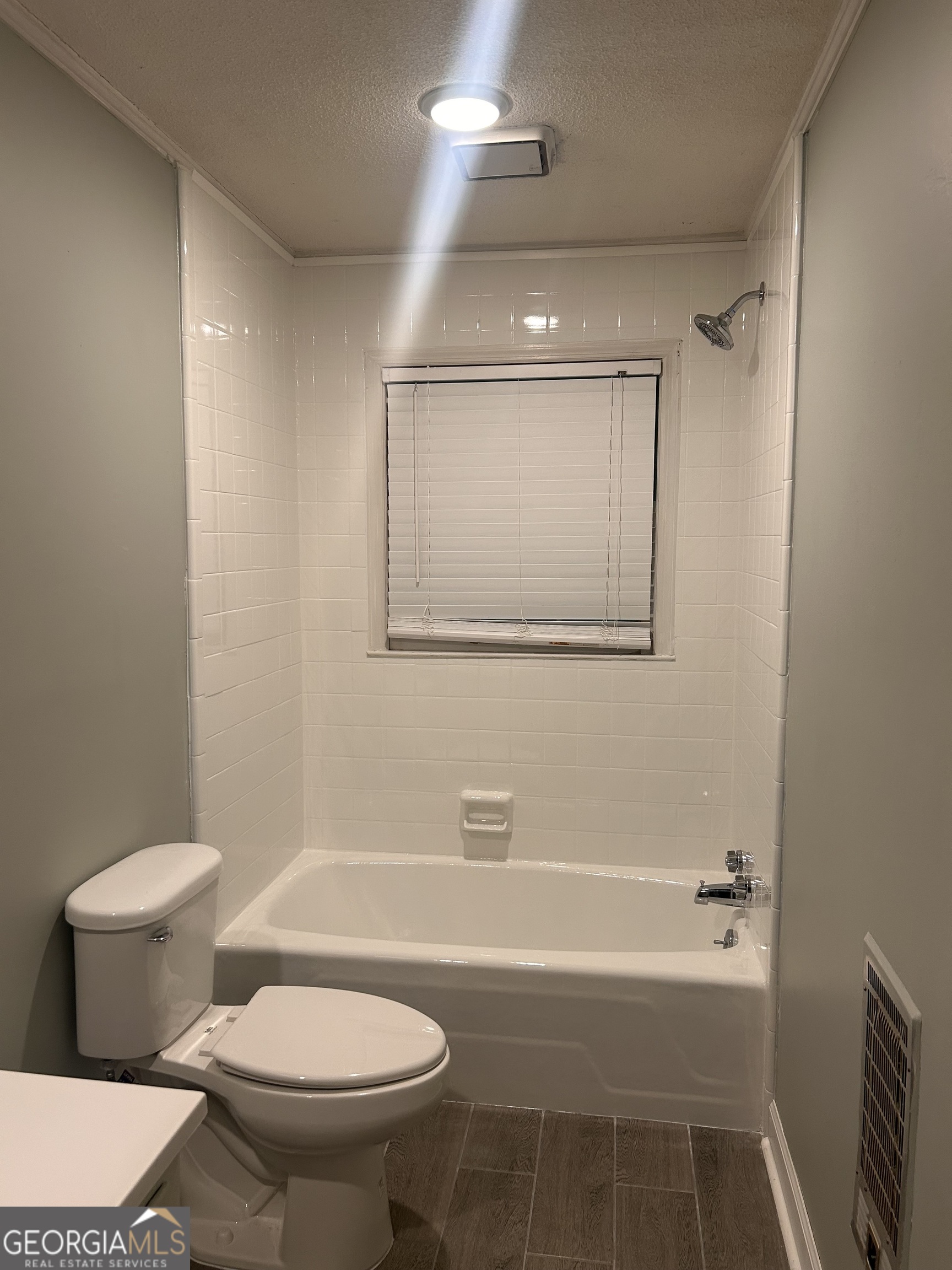 206 Hammond Drive Property Photo 19