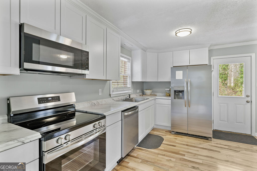 206 Hammond Drive Property Photo 30
