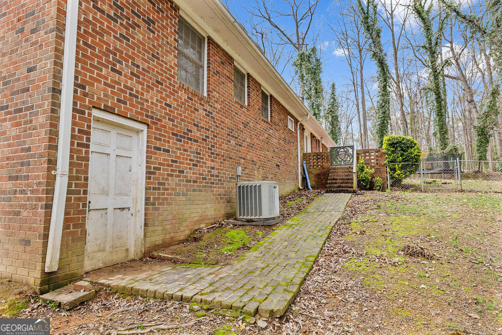 206 Hammond Drive Property Photo 35