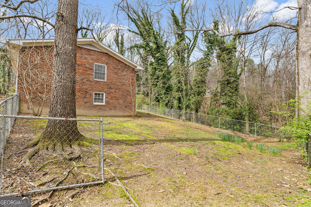 206 Hammond Drive Property Photo 36