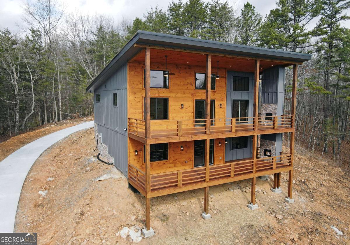 391 Crabapple Lane