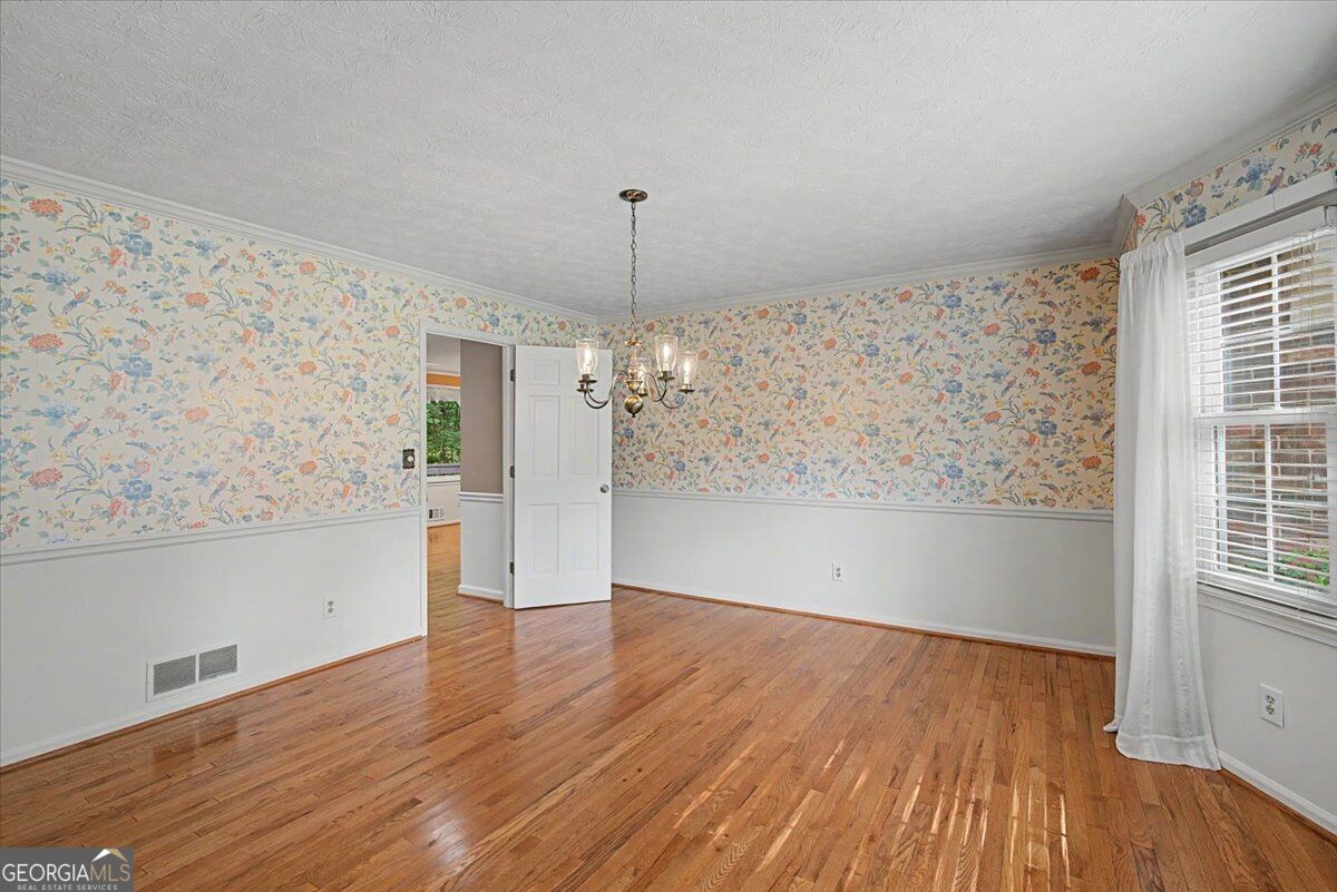 1663 Huntingford Drive Property Photo 15