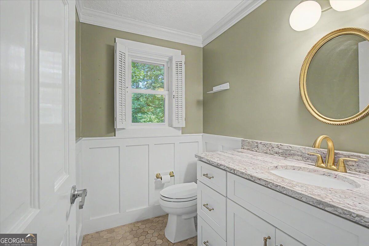 1663 Huntingford Drive Property Photo 16