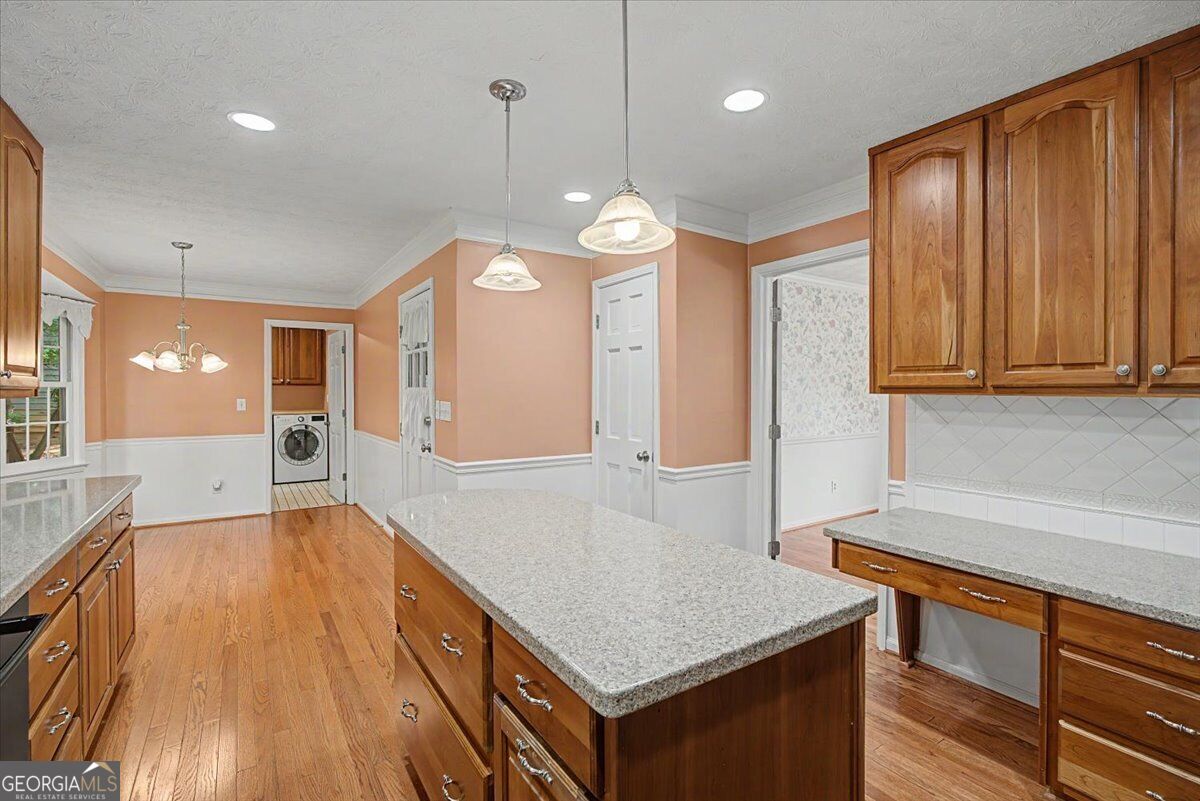1663 Huntingford Drive Property Photo 18