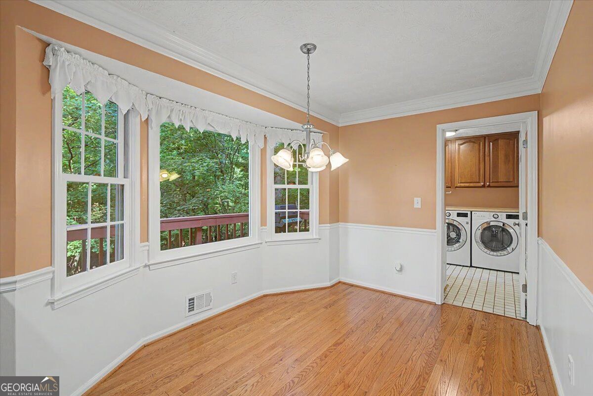 1663 Huntingford Drive Property Photo 21