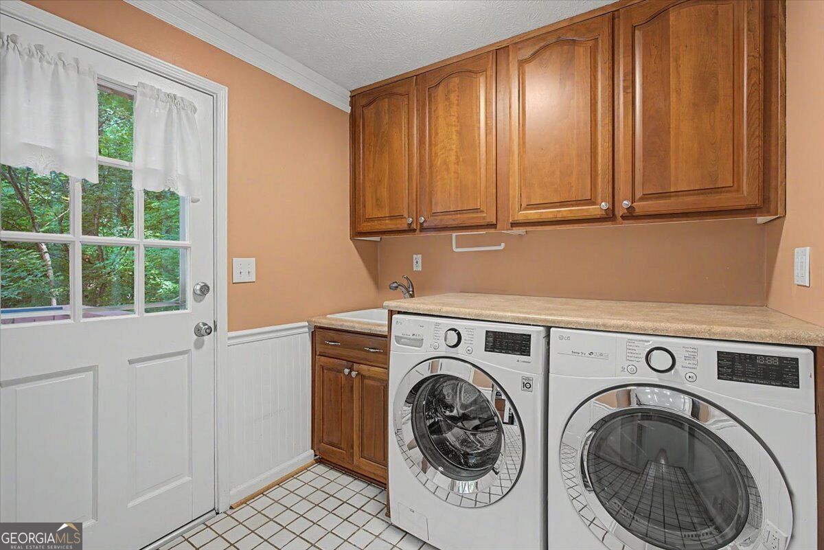 1663 Huntingford Drive Property Photo 23