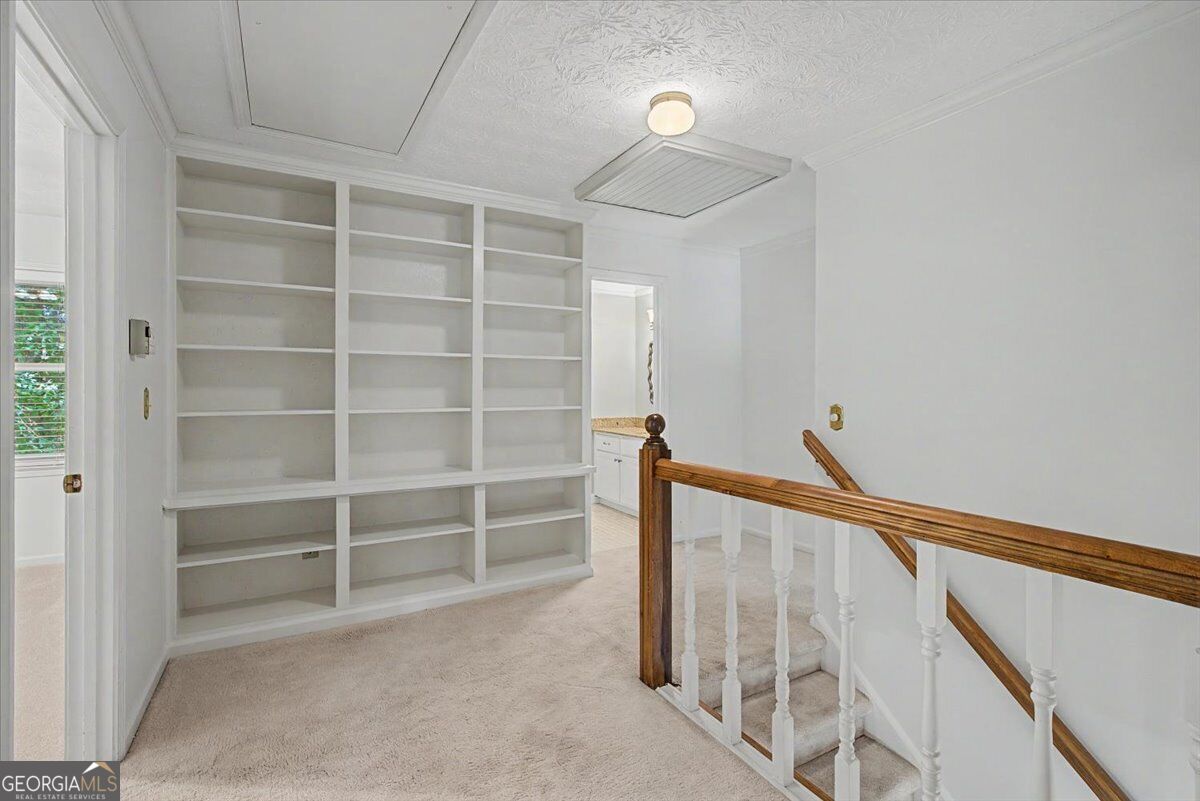 1663 Huntingford Drive Property Photo 30