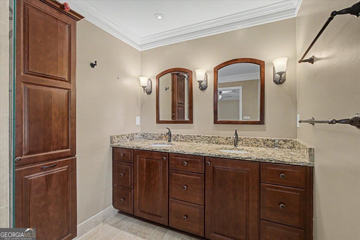 1663 Huntingford Drive Property Photo 37
