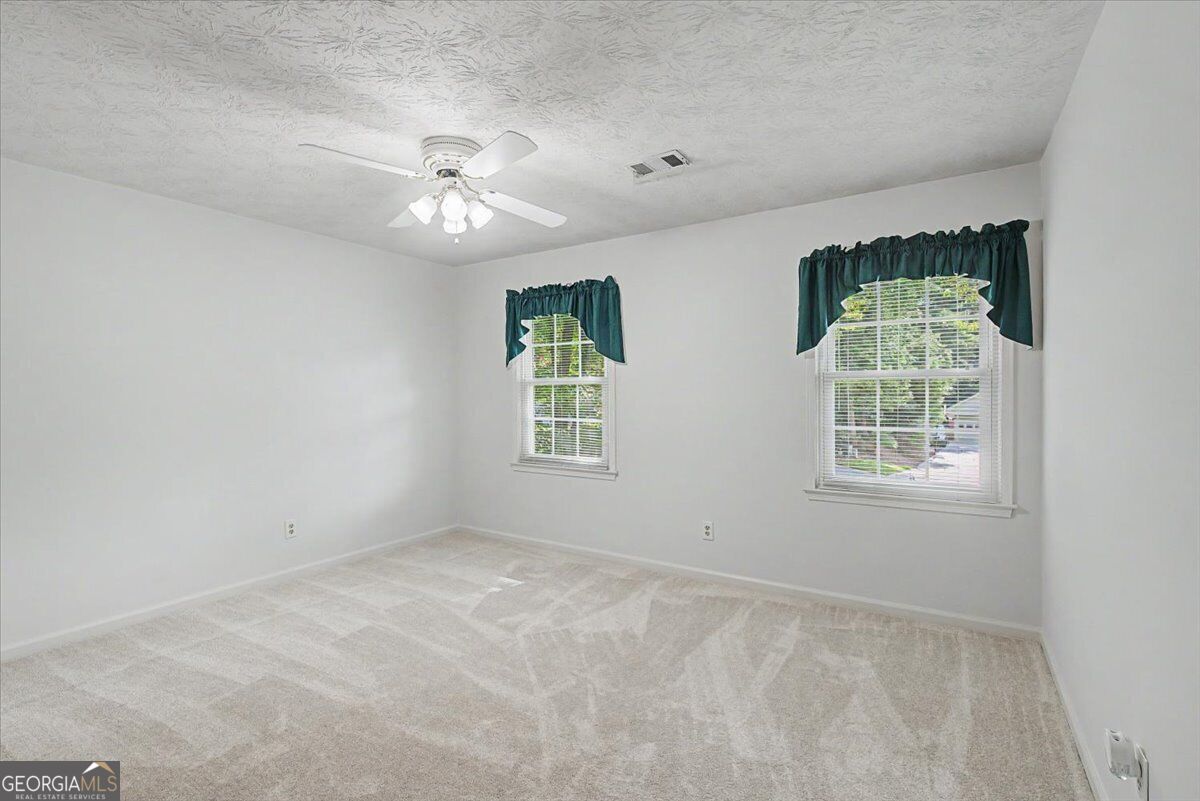 1663 Huntingford Drive Property Photo 39