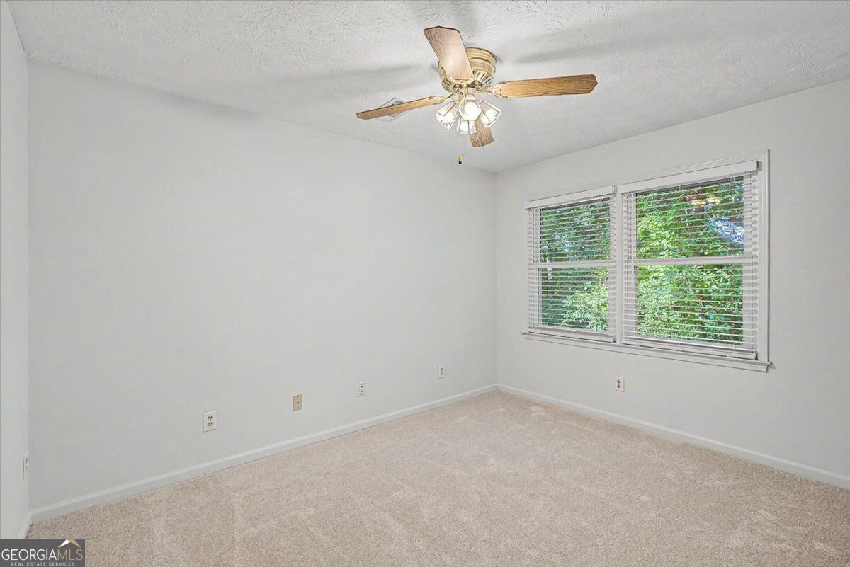 1663 Huntingford Drive Property Photo 40