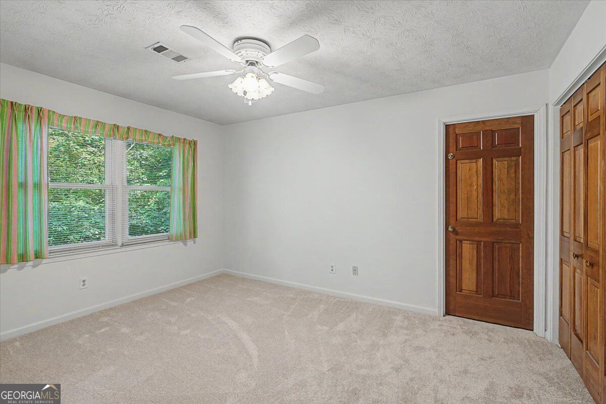 1663 Huntingford Drive Property Photo 42