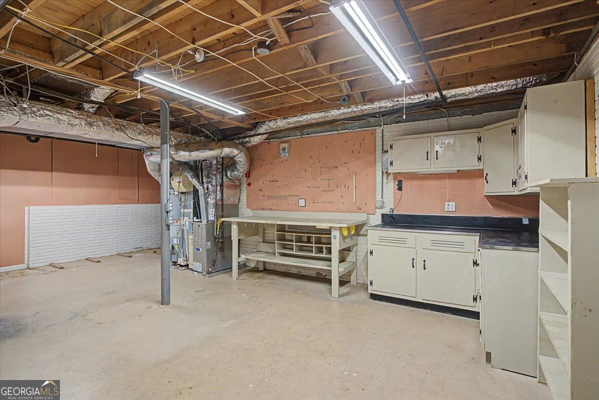 1663 Huntingford Drive Property Photo 48