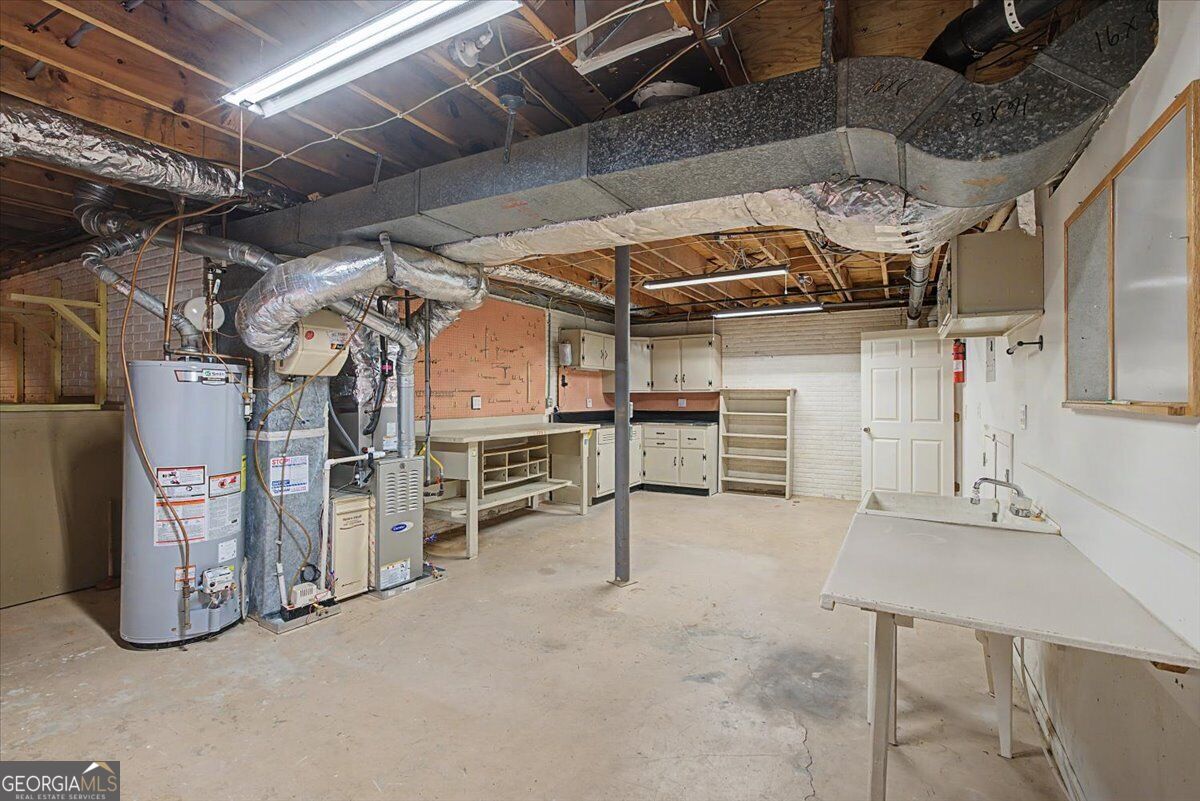 1663 Huntingford Drive Property Photo 49