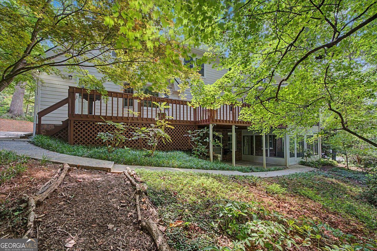 1663 Huntingford Drive Property Photo 62
