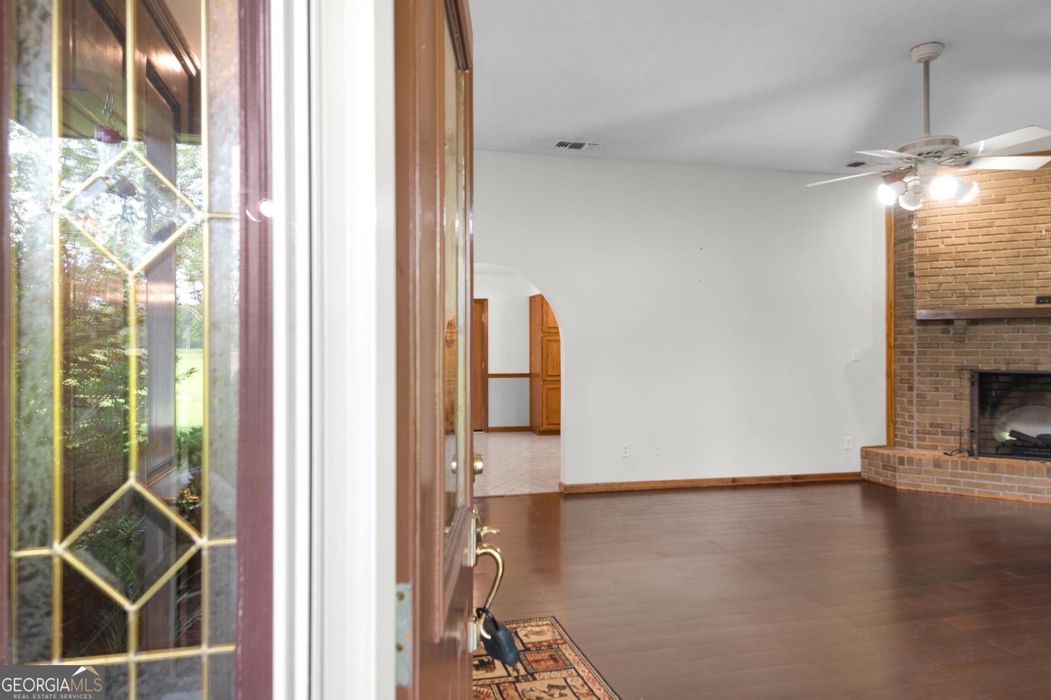4909 Perry Road Property Photo 4