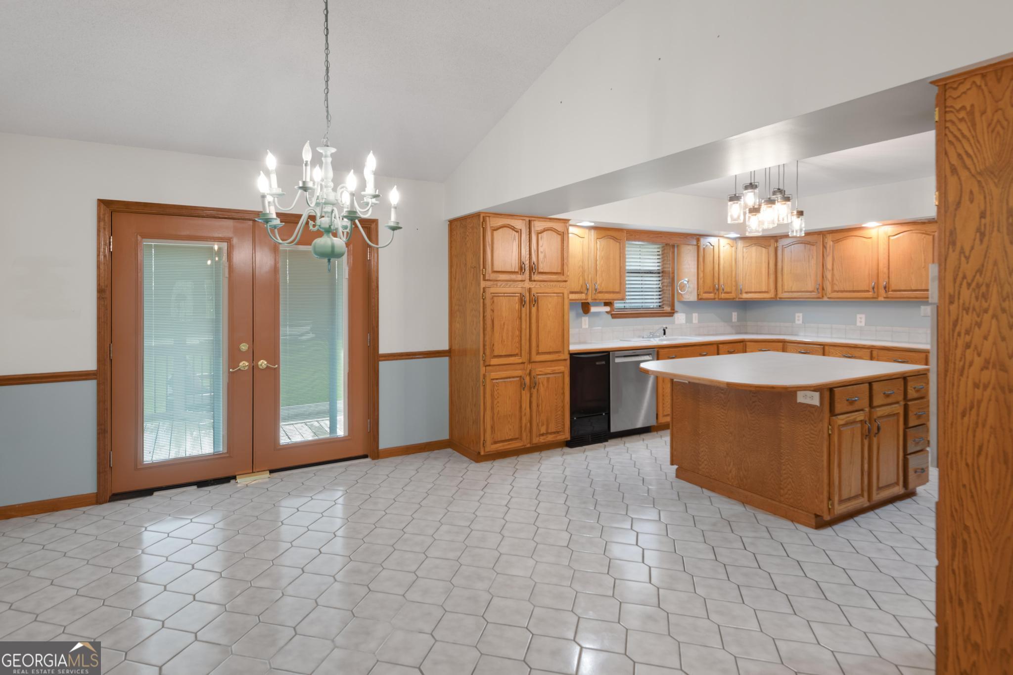 4909 Perry Road Property Photo 8