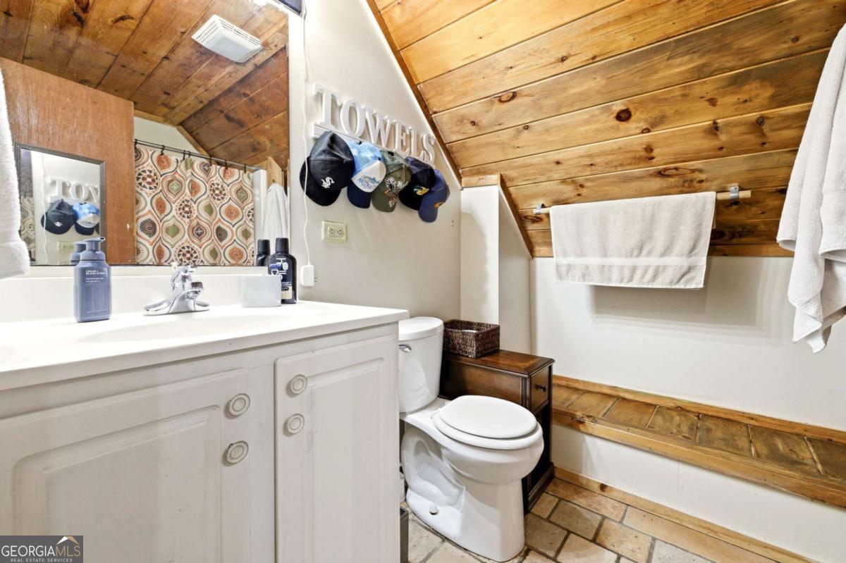 314 Holley Street Property Photo 32