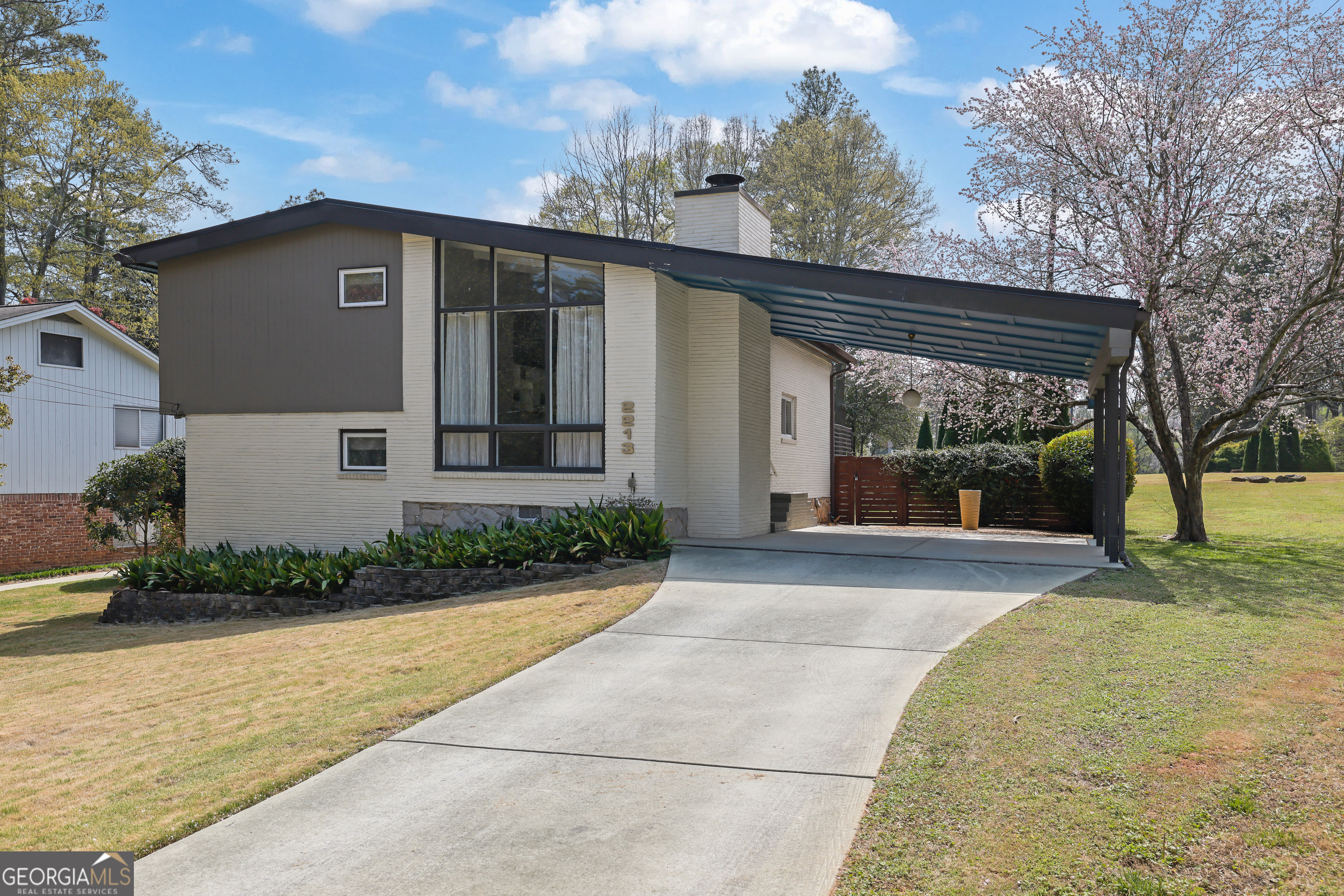 2213 Leafmore Drive Property Photo 1