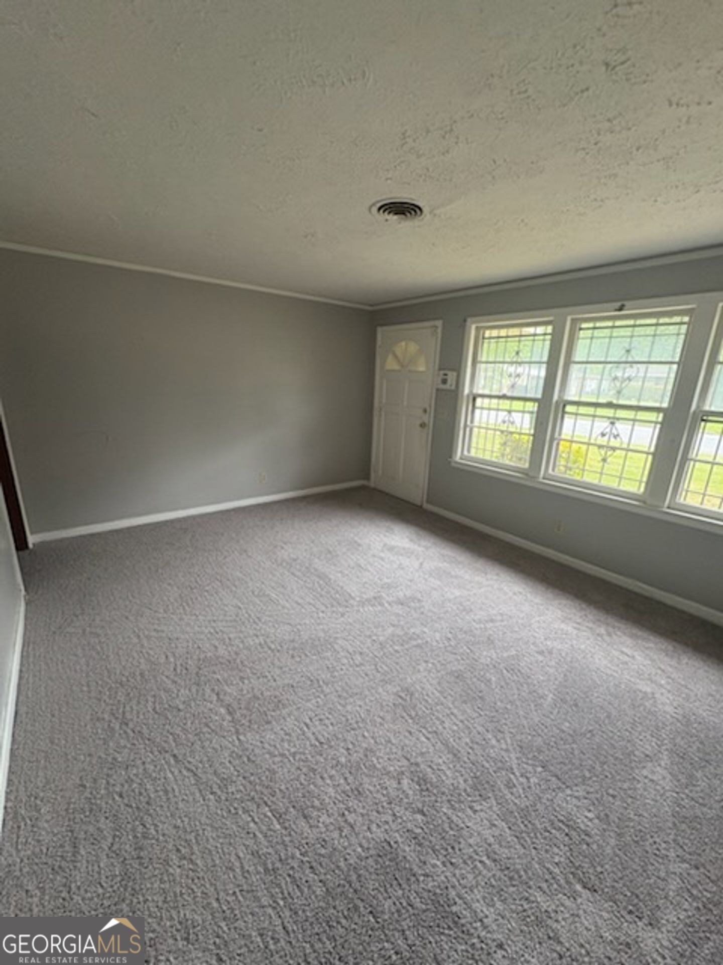 2611 Rice Street Property Photo 4