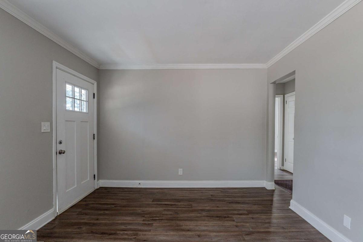 1255 Glen Forest Way Property Photo 3