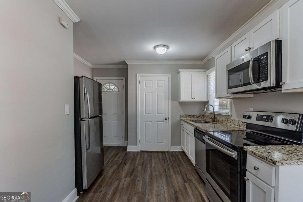 1255 Glen Forest Way Property Photo 4