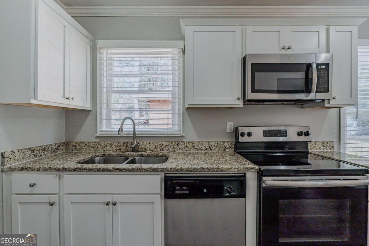 1255 Glen Forest Way Property Photo 5