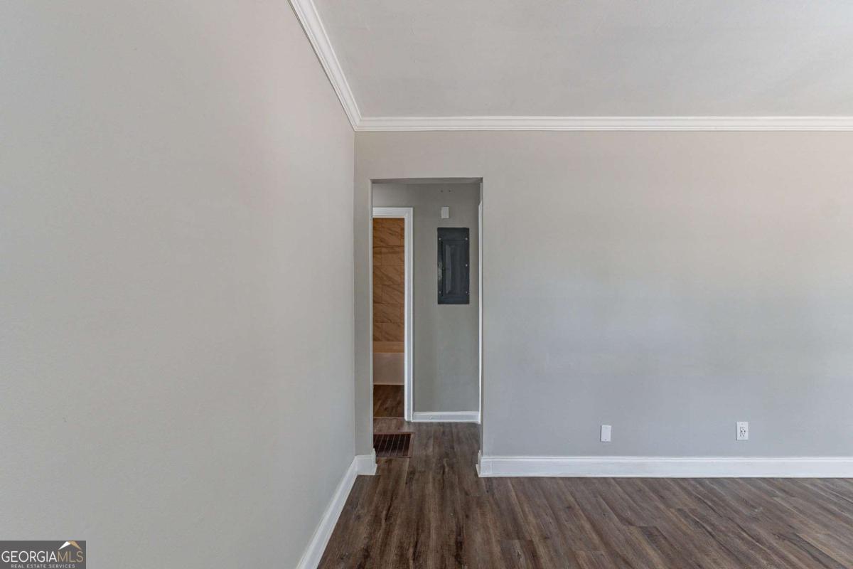 1255 Glen Forest Way Property Photo 7