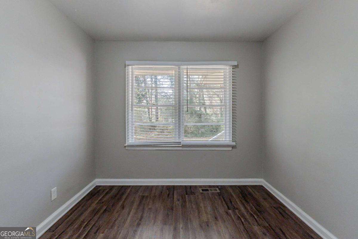 1255 Glen Forest Way Property Photo 11