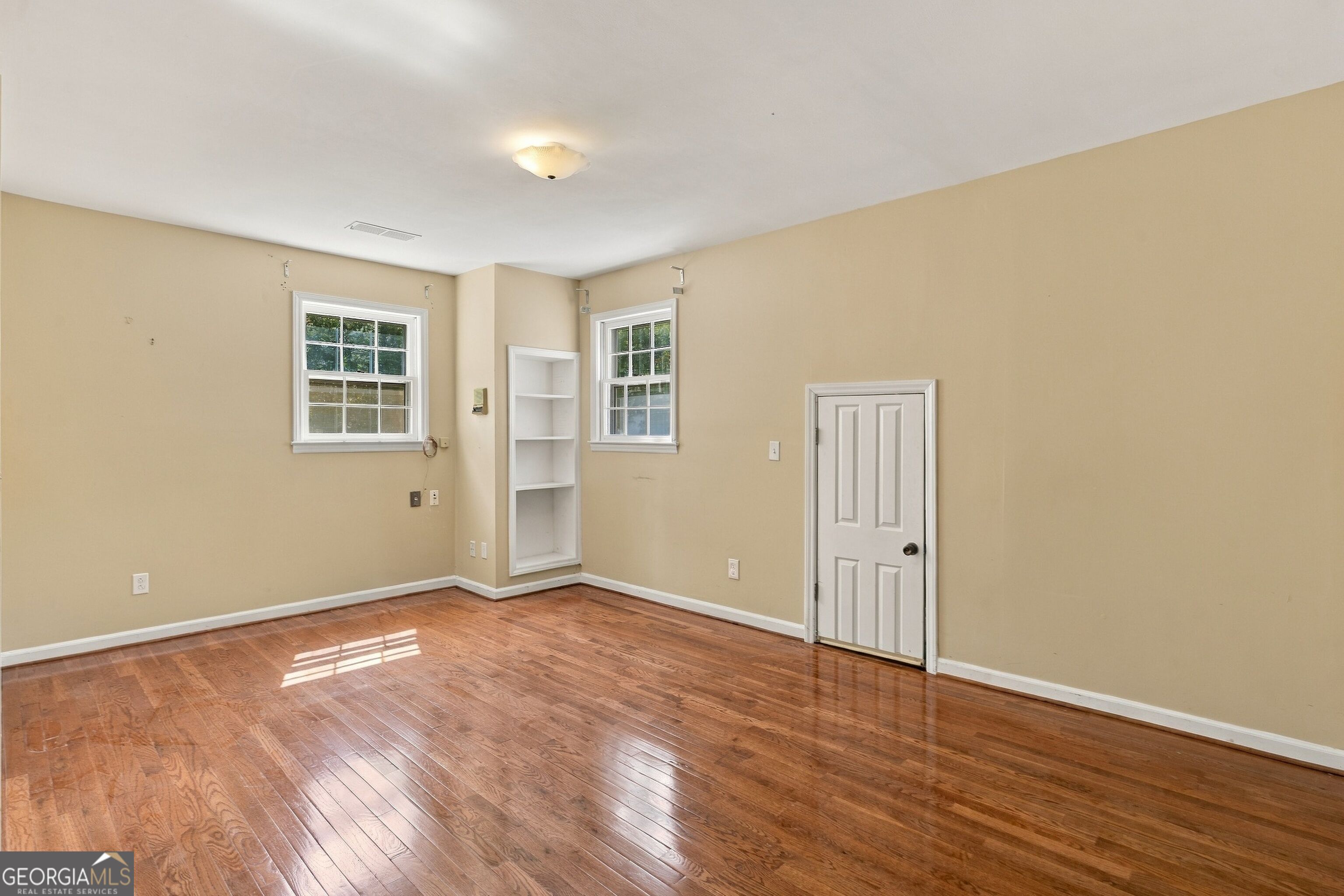 4 Windemere Lane Se Property Photo 42