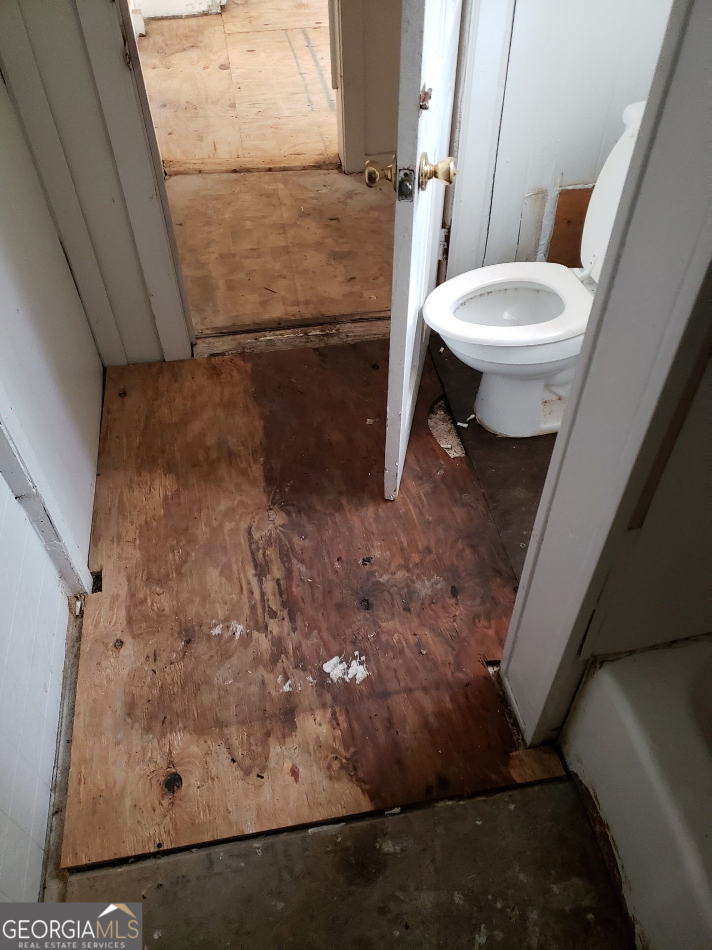 659 Paul Street Property Photo 4