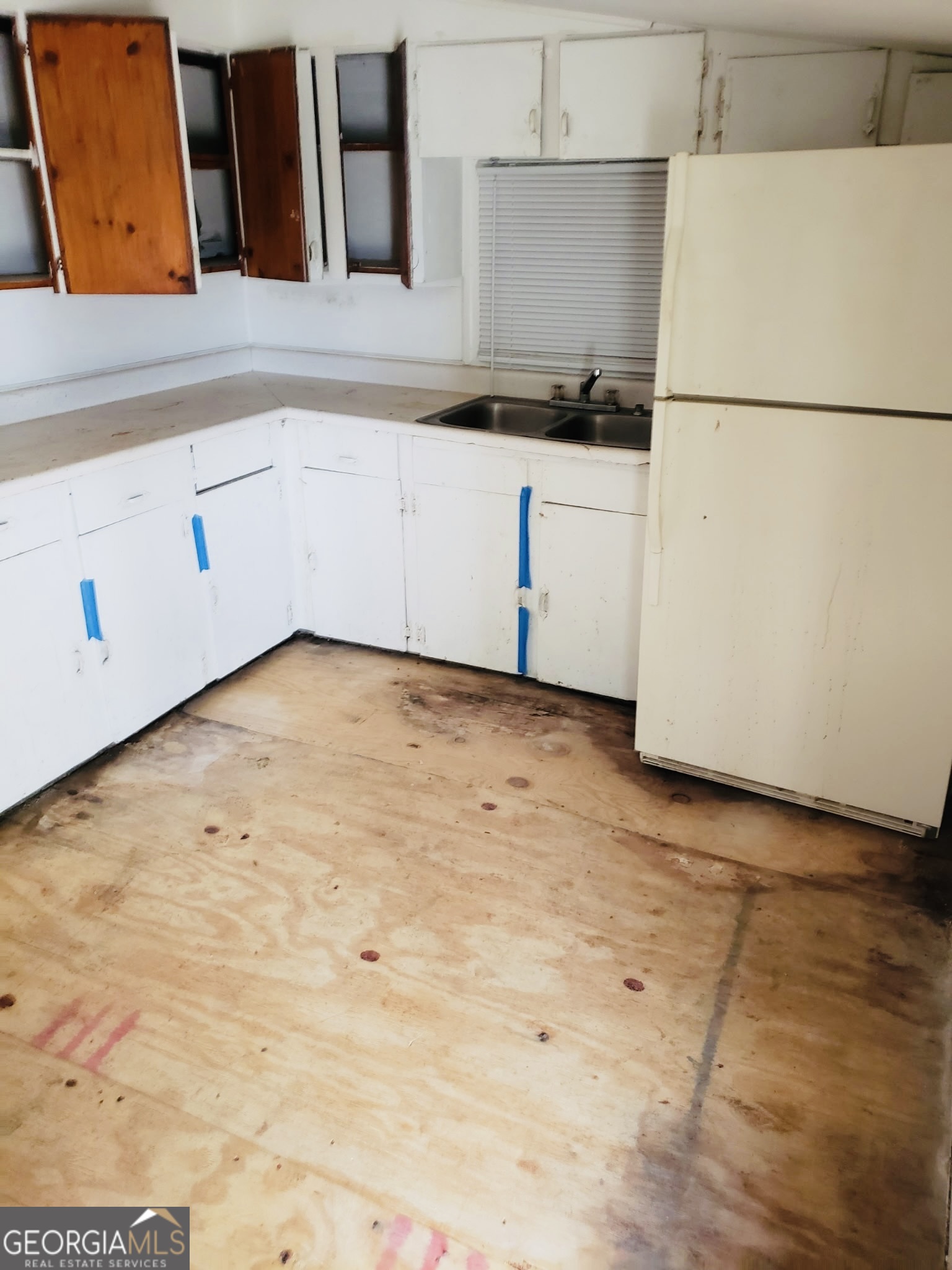 659 Paul Street Property Photo 6