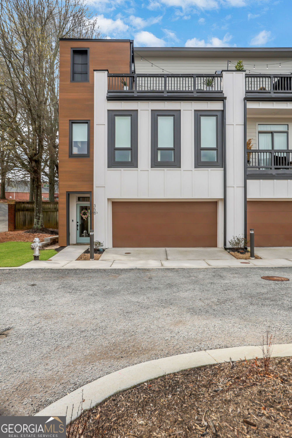 358 Clarendon Court Property Photo 12