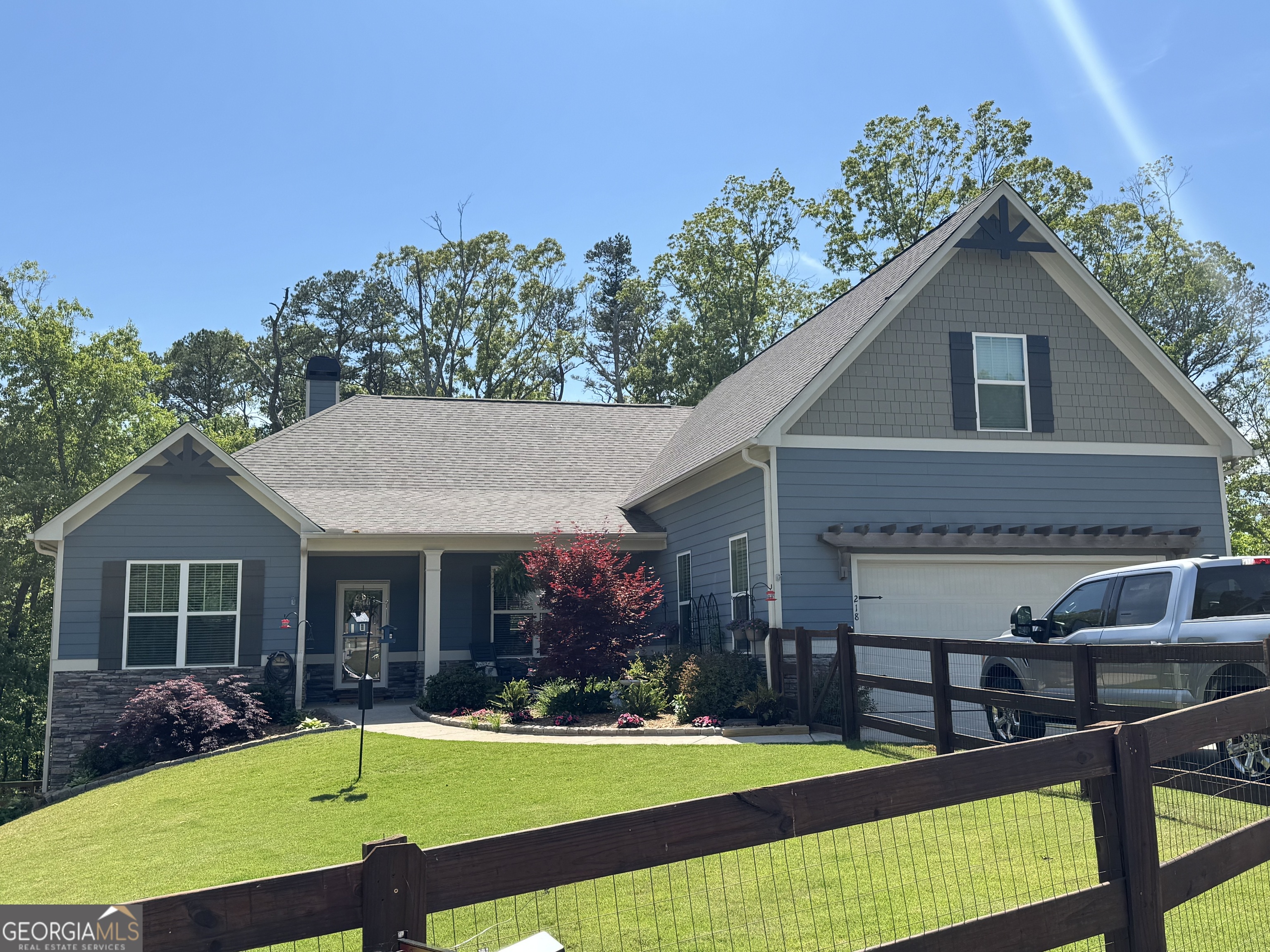 218 Highland Pointe Drive Property Photo 1