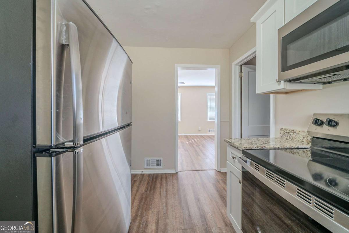 1433 Dennis Drive Property Photo 2