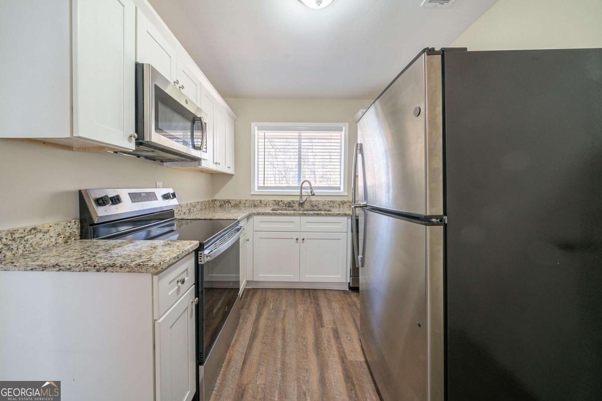 1433 Dennis Drive Property Photo 3