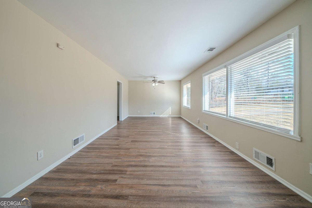 1433 Dennis Drive Property Photo 7