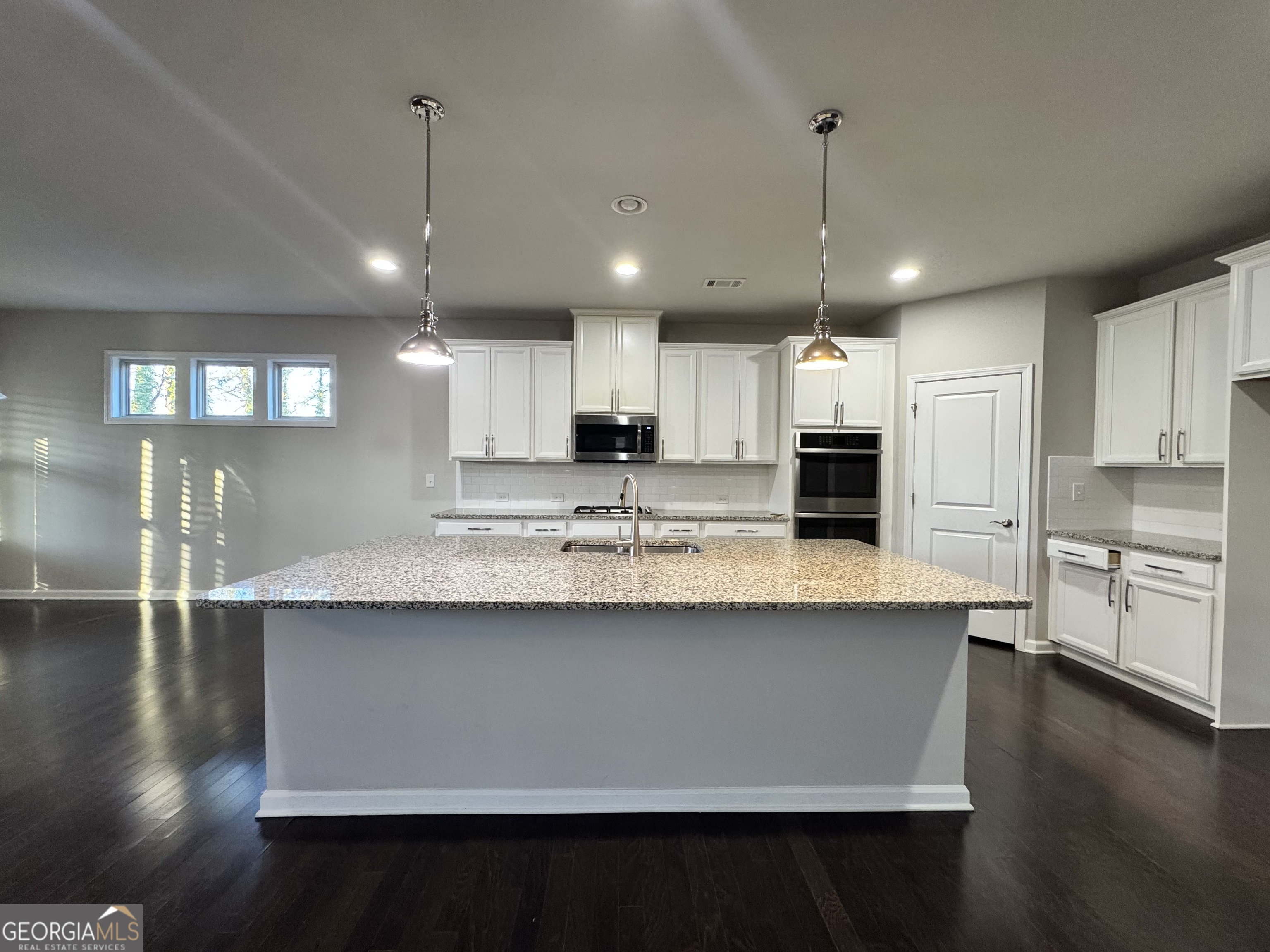 4541 Claiborne Court Property Photo 3
