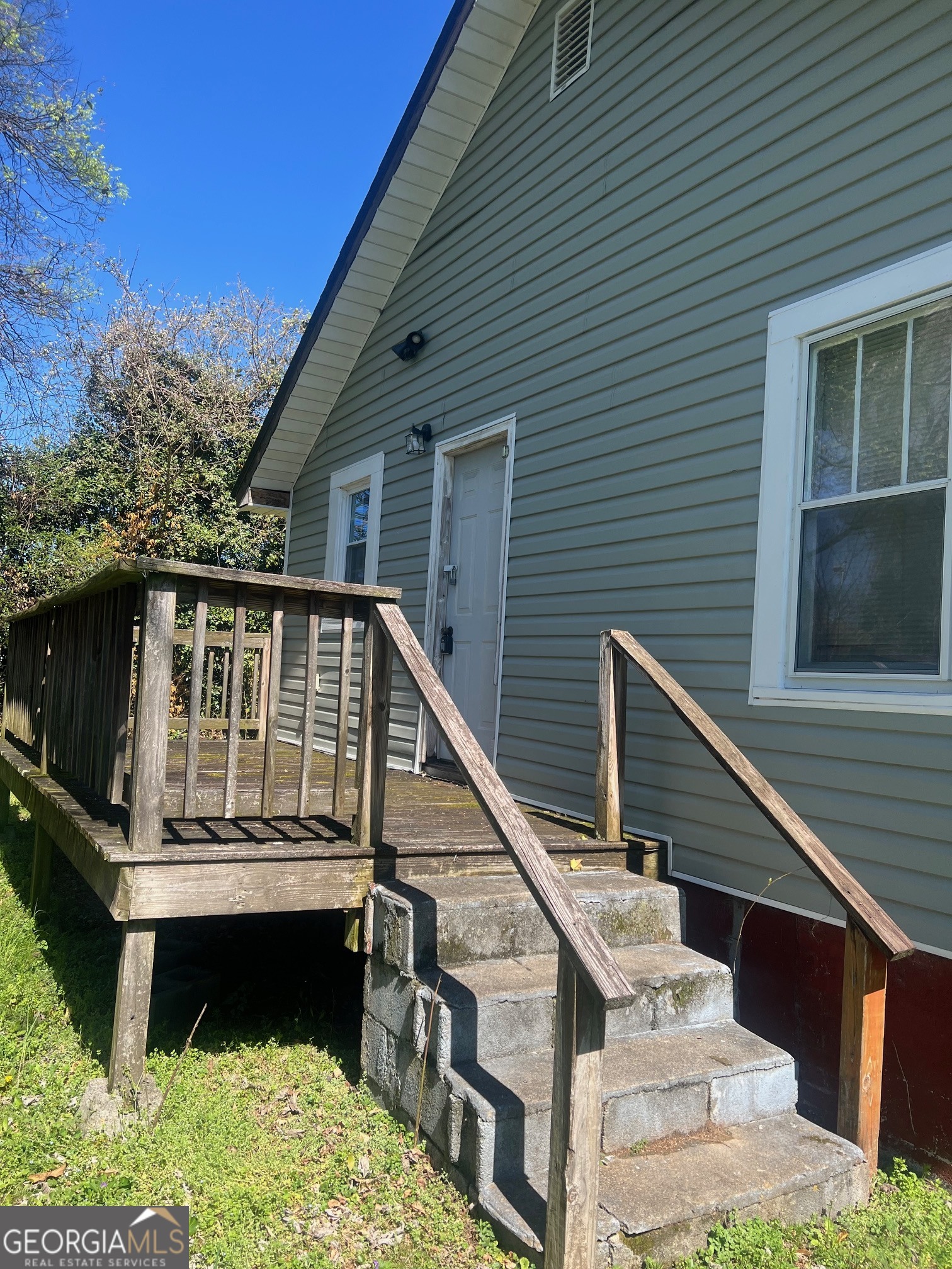 1312 E 2nd Avenue Se Property Photo 2