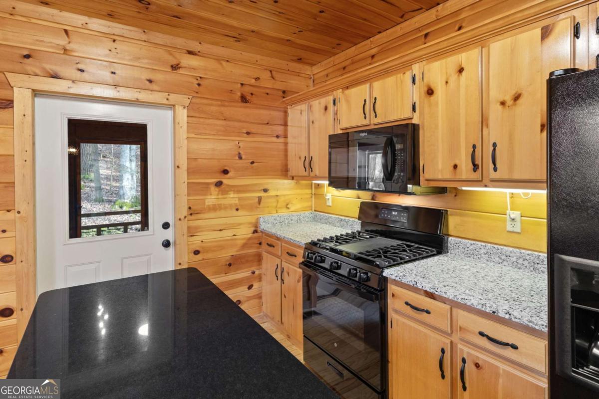 105 River Road Property Photo 26