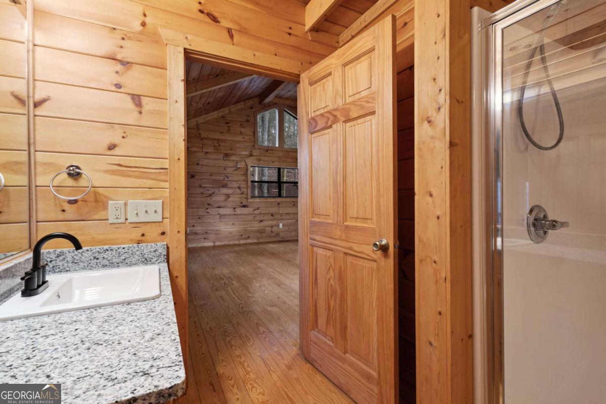 105 River Road Property Photo 36