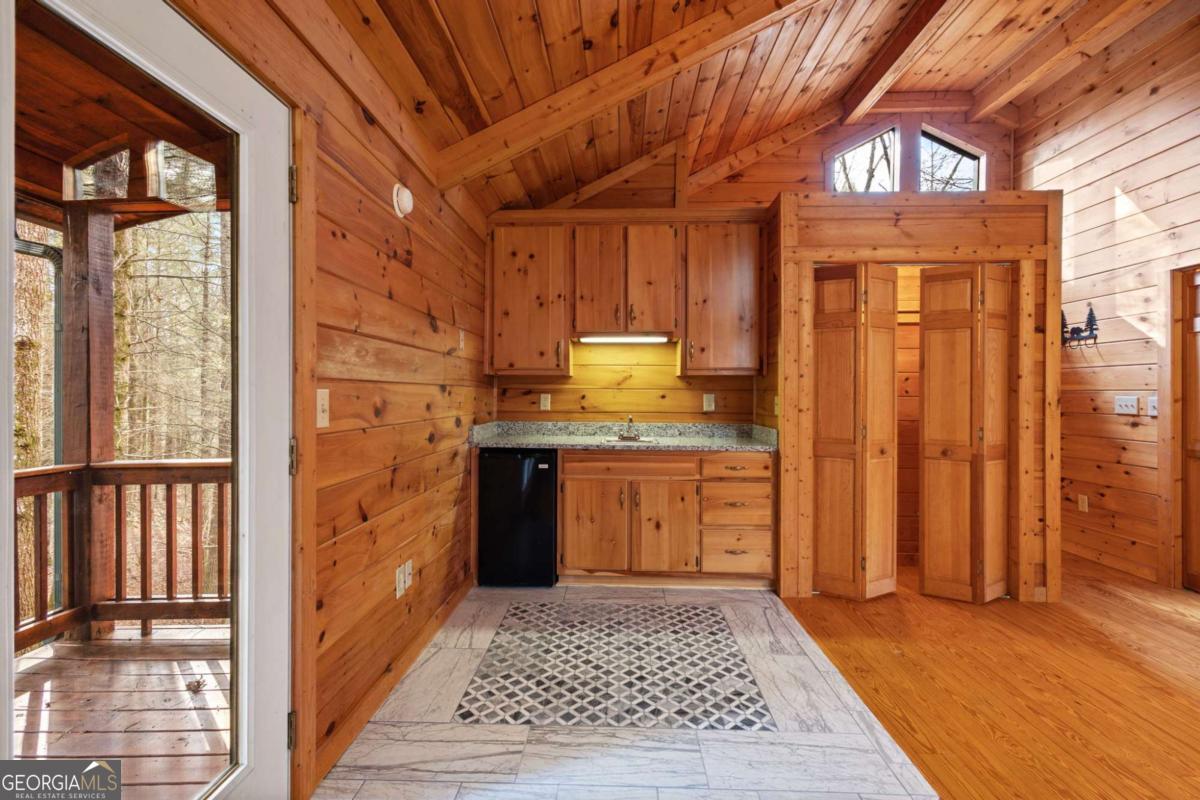 105 River Road Property Photo 37
